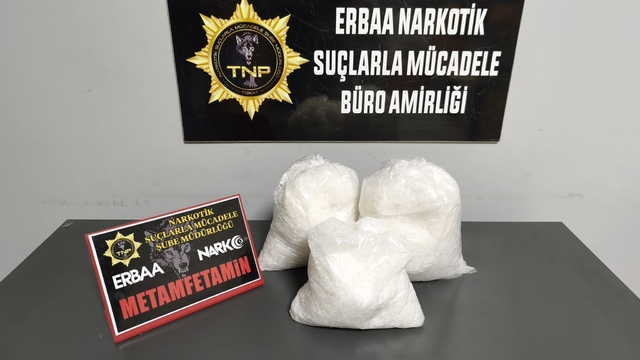 Tokat'ta dorsesindeki araçlardan birinde uyuşturucu bulunan tırın sürücüsü gözaltına alındı