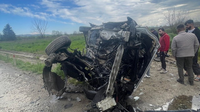 Direksiyon hakimiyetini kaybetti, yağmur suyu kanalına devrildi: 1 yaralı