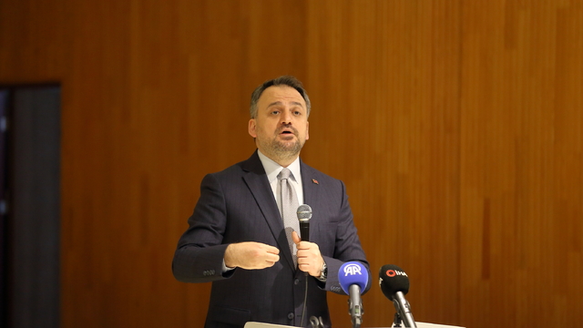 Gençlik ve Spor Bakan Yardımcısı Eminoğlu, Çorum'da öğrencilerle buluştu