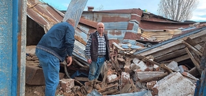 Yozgat'ta ahır çatısı çöktü; 6 büyükbaş kurtarıldı