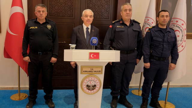 Kırklareli'nde geçen ay insan kaçakçılığı yaptıkları iddiasıyla yakalanan 13 organizatör tutuklandı