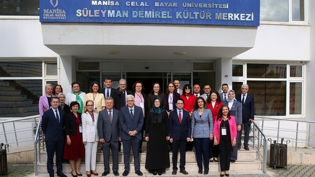 MCBÜ'de "21. yüzyılda kadın ve sağlık" konuşuldu