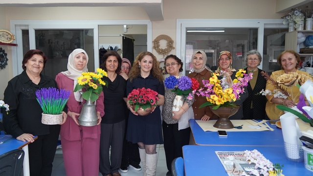 Atıklar kadınların elinde sanata dönüşüyor