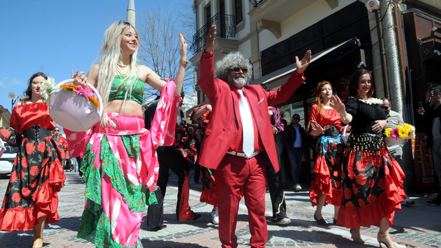 Edirne'de Dünya Romanlar Günü renkli görüntülerle kutlandı