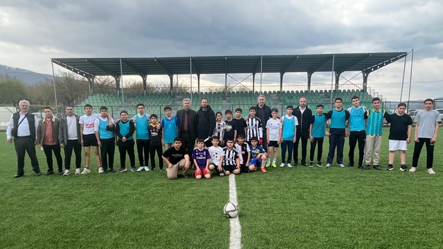 Kale'de ortaokullar arası futbol turnuvası başladı