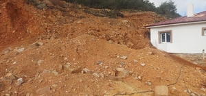 Osmaniye'de yağış sonrası heyelan: Bazı evlerin çevresinde çatlaklar oluştu
