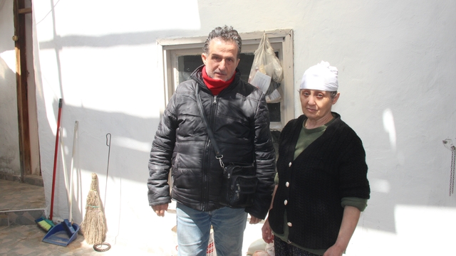 Menteşe'de küle dönen evleri için iki kardeş yardım bekliyor