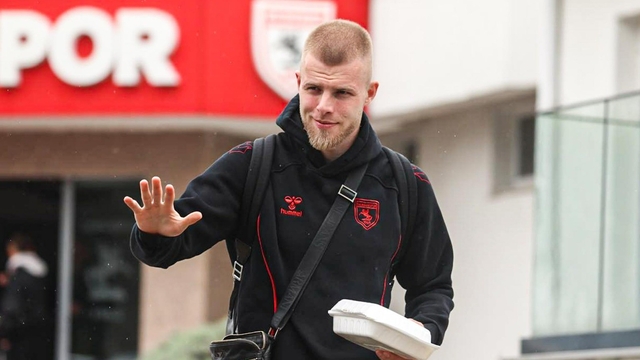 Samsunspor, erteleme maçı için Rize'ye gitti