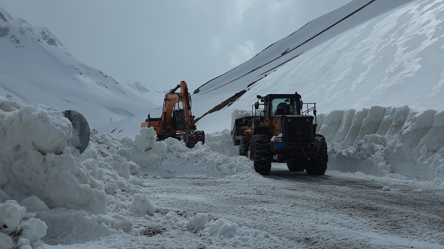 Bahçesaray yolunda çalışma yeniden başladı