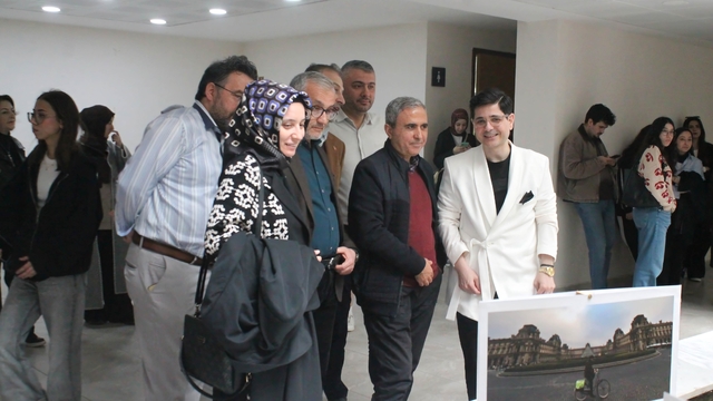"Kent Düşleri" sergisi sanatseverlerle buluştu