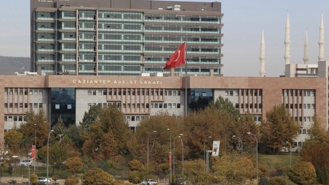 Gaziantep'te eşinin yüzünü taşla ezip darbeden sanık ağır cezada yargılanacak