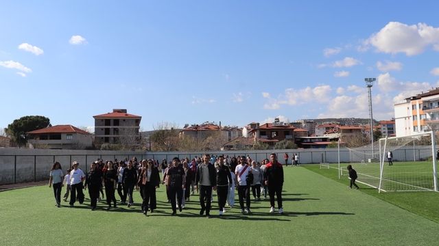 Dünya Sağlık Günü'nü yürüyerek kutladılar