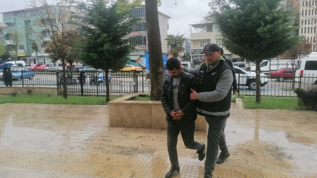 GÜNCELLEME - Tokat'ta dorsesindeki araçlardan birinde uyuşturucu bulunan tırın sürücüsü tutuklandı