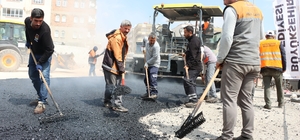 Şanlıurfa’da 25 metrelik yol projesinde asfalt çalışmaları başladı