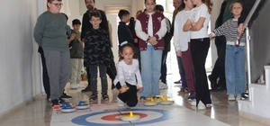 Polis çocukları floor curling turnuvasında yarıştı