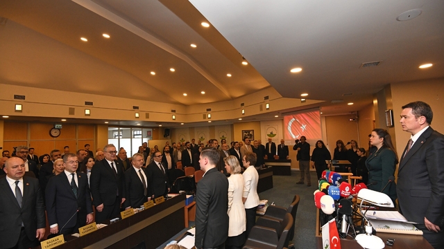 Osmangazi Belediyesi'nde tasarruf ve hizmet vurgusu
Osmangazi Belediyesi'nin 2025 yılı faaliyet raporu kabul edildi