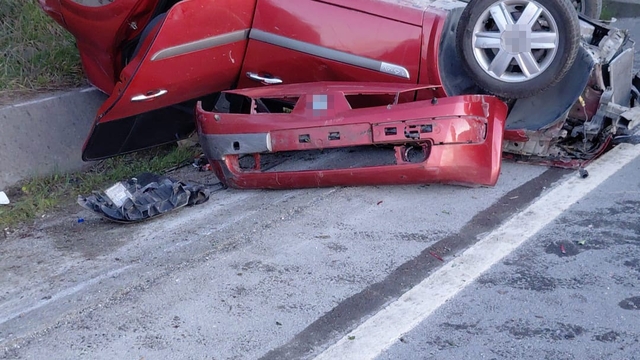 Orman Bölge Müdürlüğü görevlilerini taşıyan araç takla attı: 3 yaralı