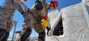 AFAD'dan jandarma komandolara arama ve kurtarma eğitimi