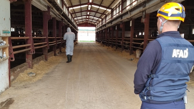 Çiftlikteki gaz sızıntısı ihbarı ekipleri harekete geçirdi