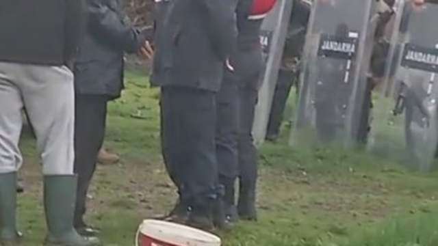 Çorum'da tapusuz arazideki ev ve hayvanların bulunduğu ahır mühürlendi