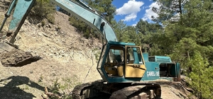Çameli Belediyesi heyelan sonucu kapanan yolları ulaşıma açtı