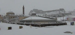 Kars’ta yer gök beyaz: Kar kalınlığı 30 santimi aştı