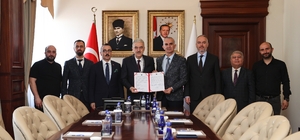 Bursa'da hayırseverden sağlığa anlamlı katkı İnegöl’e yeni aile sağlığı merkezinin protokolü imzalandı