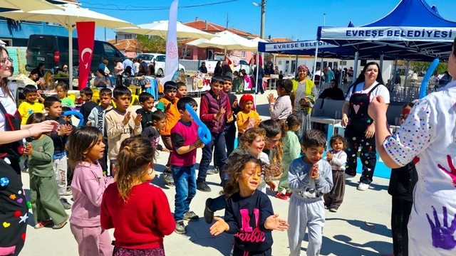 Dünya Romanlar Günü Gelibolu ve Evreşe'de renkli etkinliklerle kutlandı