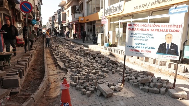 İncirliova'da Fevzi Paşa Caddesi yenileniyor