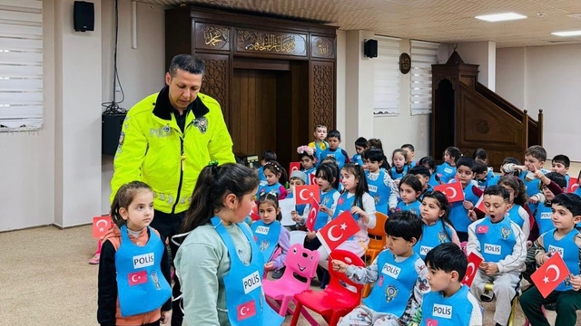 Polis Haftası'nda Patnos'ta miniklere anlamlı ziyaret