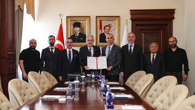 Bursa'da hayırseverden sağlığa anlamlı katkı
İnegöl'e yeni aile sağlığı merkezinin protokolü imzalandı