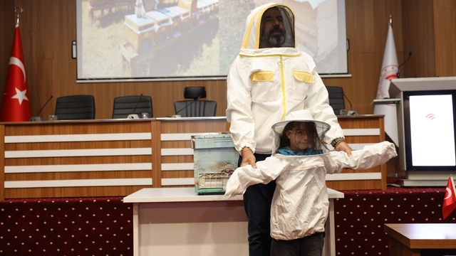 Muğla'da minik öğrenciler arıları ve sağlıklı beslenmeyi öğrendi