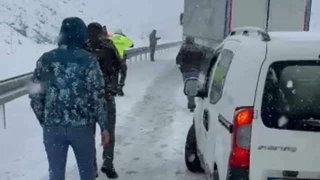 Nisan'da kış geri döndü