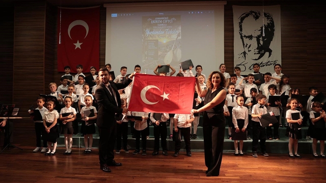 İncirliova'da minik seslerden türkü şöleni