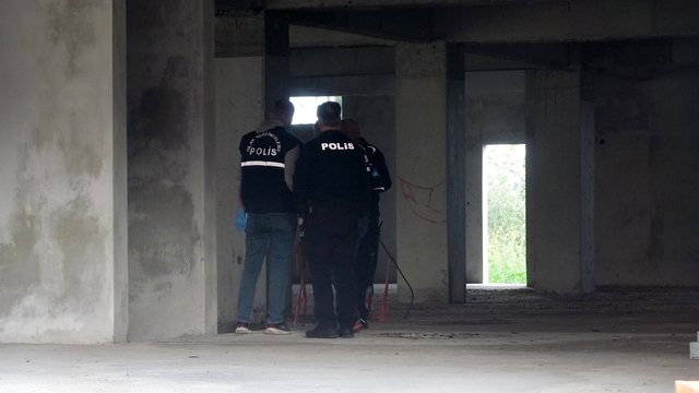 İnşaat halindeki binada erkek cesedi bulundu