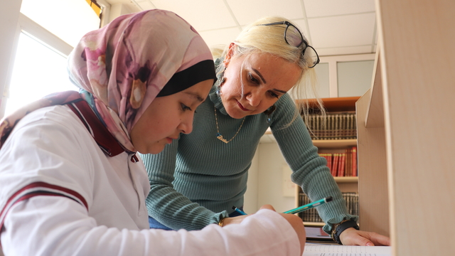 Diyarbakır'da gönüllü kadın öğretmenler, kırsaldaki 119 genç kızı YKS'ye hazırlıyor
