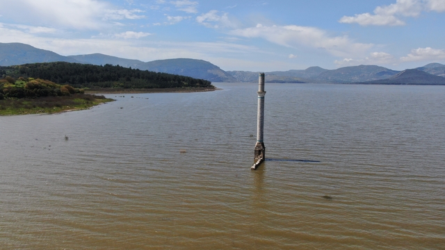 İzmir'de rekor yağışlar barajları doldurdu
Bir kaç ay önce hayvanların otladığı Tahtalı Barajı'nda doluluk oranı yüzde 50'yi aştı
Türkiye Bilimler Akademisi (TÜBA) Çevre, Biyoçeşitlilik ve İklim Değişikliği Çalışma Grubu Üyesi Prof. Dr. Doğan Yaşar:
"Son 80 yılın en yağışlı dönemini yaşıyoruz"