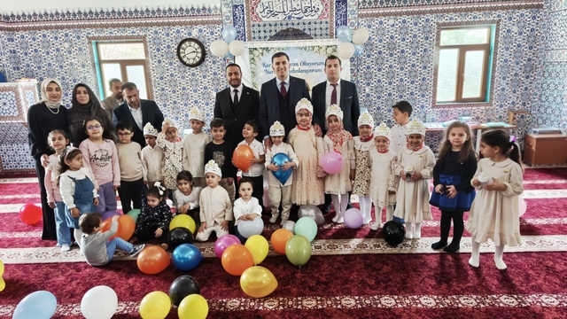 Minik çocukların Kur'an okumaya geçişleri şölen tadında kutlandı