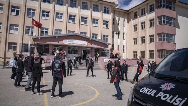 Erzurum'da okullar "veli polisler" ile daha güvenli