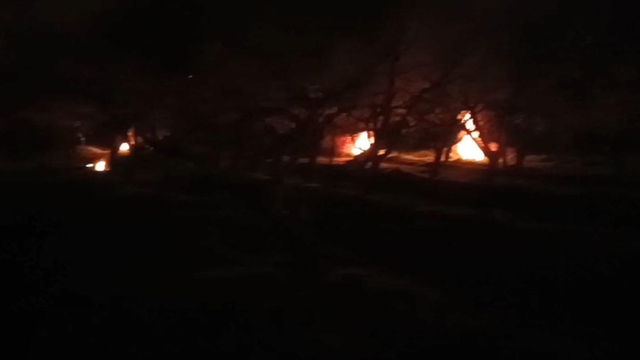 Zirai don riski nedeniyle ateş yakıp, ürünlerini korumaya çalıştılar