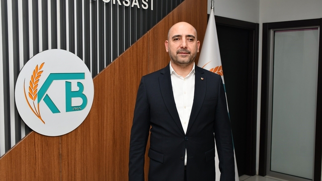 Kentin ihracatına 5 milyar TL katkı sunacak projede kuyular tamamlanıyor
Kocasinan Jeotermal Kaynaklı Sera Organize Tarım Bölgesindeki 8. kuyu da bitmek üzere
Kayseri Ticaret Borsası Başkanı Recep Bağlamış:
"Burada yıllık 35 bin ton sebze üretimi gerçekleştirilecek, Bin 500 kişi istihdam edilecek"