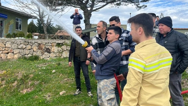 Çanakkale'de askeri personele yangın müdahale eğitimi