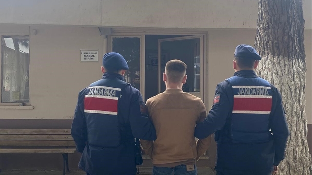 Çanakkale'de farklı suçlardan aranan 15 kişi tutuklandı