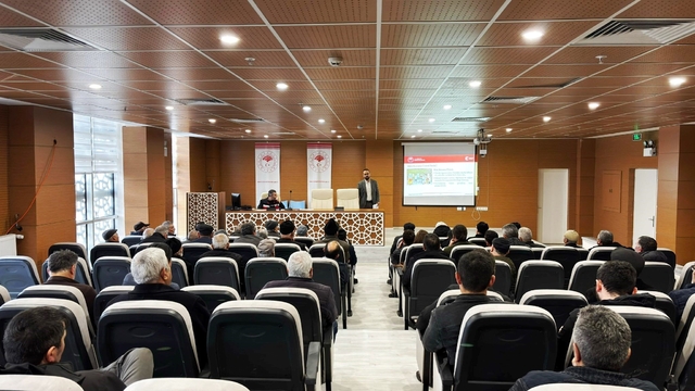 Kütahya'da Bitki Koruma Ürünleri Uygulayıcı Eğitimi düzenlendi