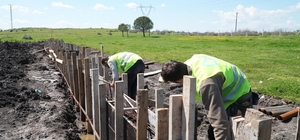 Akın gençlerin sesini duydu, mahalleler yeşil sahaya kavuştu