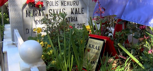 Şehit polisin mezarındaki ‘dünyanın en kral babası’ yazılı plaket duygulandırdı