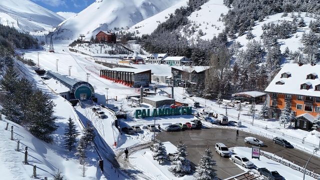 Palandöken Kayak Merkezi'nde kar kalınlığı 2 metreyi aştı