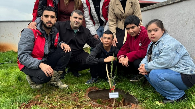Gaziantep'te özel eğitim öğrencileri fidan dikti