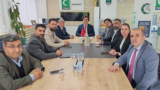 Yeşilay Gaziantep Şubesi dijital bağımlılık gündemine ilişkin toplantı gerçekleştirdi