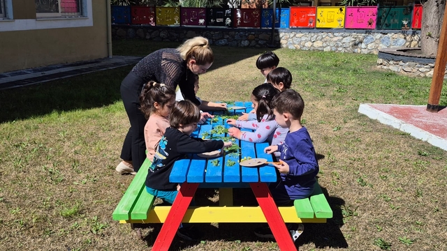 Kuşadası Belediyesi Çocuk Gelişim Merkezi'nde minikler yarınlara hazırlanıyor